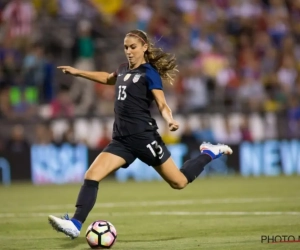 Alex Morgan zappe la douche pour regarder la C1