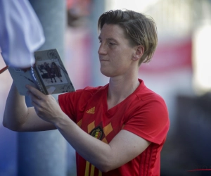 📷 🎥 Supporters et Red Flames unis pour saluer Aline Zeler 